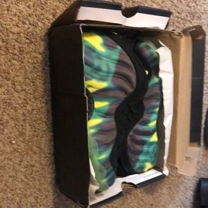 Nike  men’s shoes Blk green and yellow flames foam posits